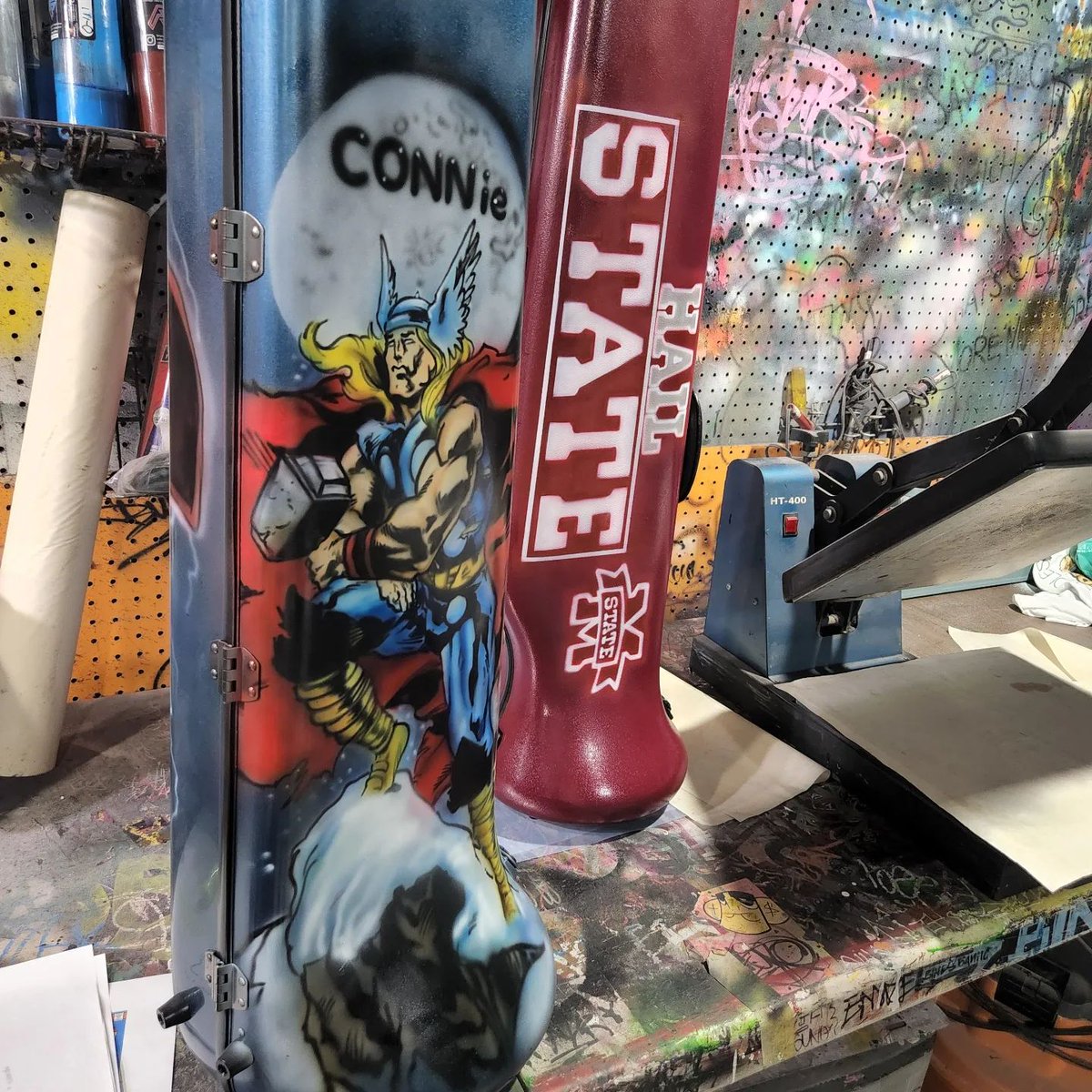 philly_airbrush's tweet photo. Airbrush Trombone Cases by Byron "Mutt" Wackwitz @mutt_airbrush Mutt Airbrush Philadelphia PA
@thatguymutt #airbrush #airbrushingart #airbrushing  #phillyairbrush #phillyartist  #customairbrush #handmade #artcommunity  #localart #trombone #collegeband #marchingband https://t.co/KTjQbvptsx
