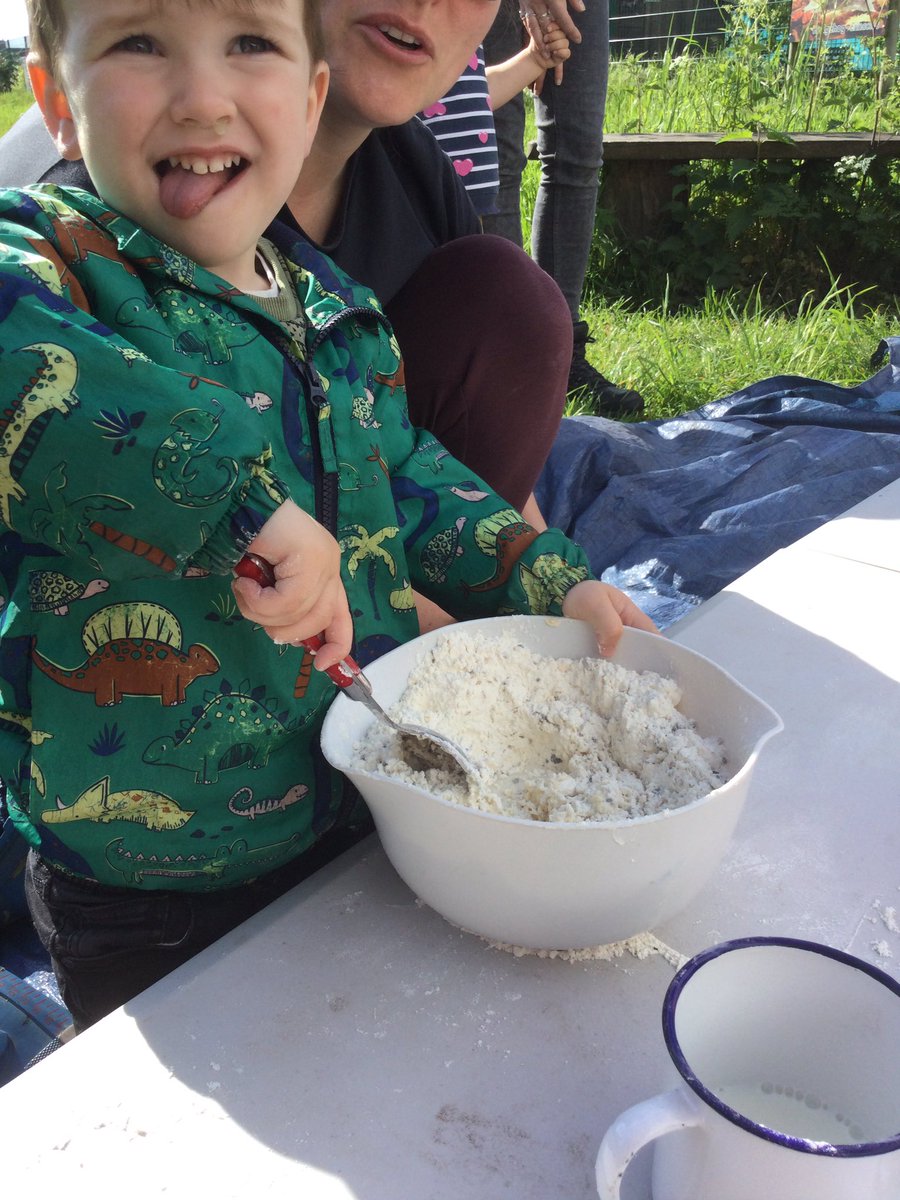 HTAClassSmith's tweet photo. We made seedy bread and cooked it on the fire.Then sowed salad leaves,cress and beans. We have taken them home to care for them and watch them grow. We made watering cans using empty milk containers, then made seed mosaics.#HTAForestschool https://t.co/wH9JXuSpWL