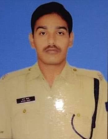 priority_n's tweet photo. He laid down his life protecting our Nation,least we can do is remember his Supreme Sacrifice &amp; pay Homage to

CONSTABLE MUNNA YADAV
#170BN of #CRPF
on his first Balidan Diwas

He has immortalized himself fighting naxals in #Bijapur, Chhattisgarh on May 11, 2020.
#KnowYourHeroes https://t.co/aaDd4PrlkX