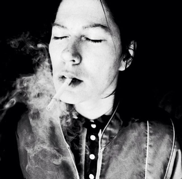 There was a guy, an underwater guy who controlled the sea. Got killed by ten million pounds of sludge from New York and New Jersey... Kim Deal - The Pixies - Photo by?
.
#KimDeal #ThePixies