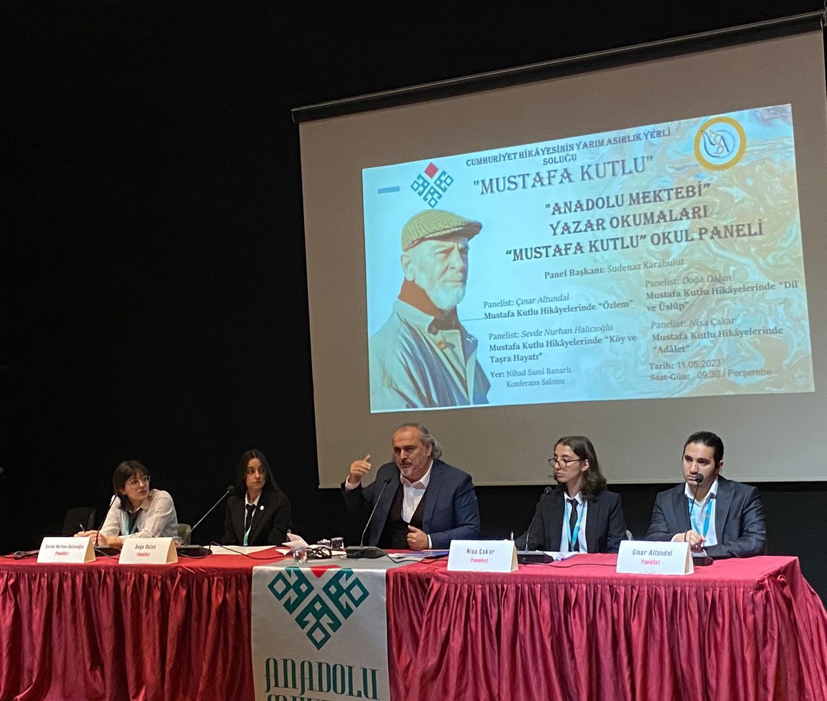 Panel değerlendirme konuşmacımız Doç. Dr. Ali Kurt değerlendirmelerini yaparken

<a href="/tcmeb/">Millî Eğitim Bakanlığı</a>
<a href="/prof_mahmutozer/">Mahmut Özer</a>
<a href="/istanbulilmem/">İstanbul İl Millî Eğitim Müdürlüğü</a>
<a href="/memleventyazici/">Levent Yazıcı</a> 
<a href="/anadolumektebi/">Anadolu Mektebi</a>
<a href="/istanbulanmek/">istanbulanadolumektebi</a> 
<a href="/Aliyesilyrt/">Ali YEŞİLYURT</a> 
<a href="/zeytinburnumem/">Zeytinburnu İlçe Millî Eğitim Müdürlüğü</a>
