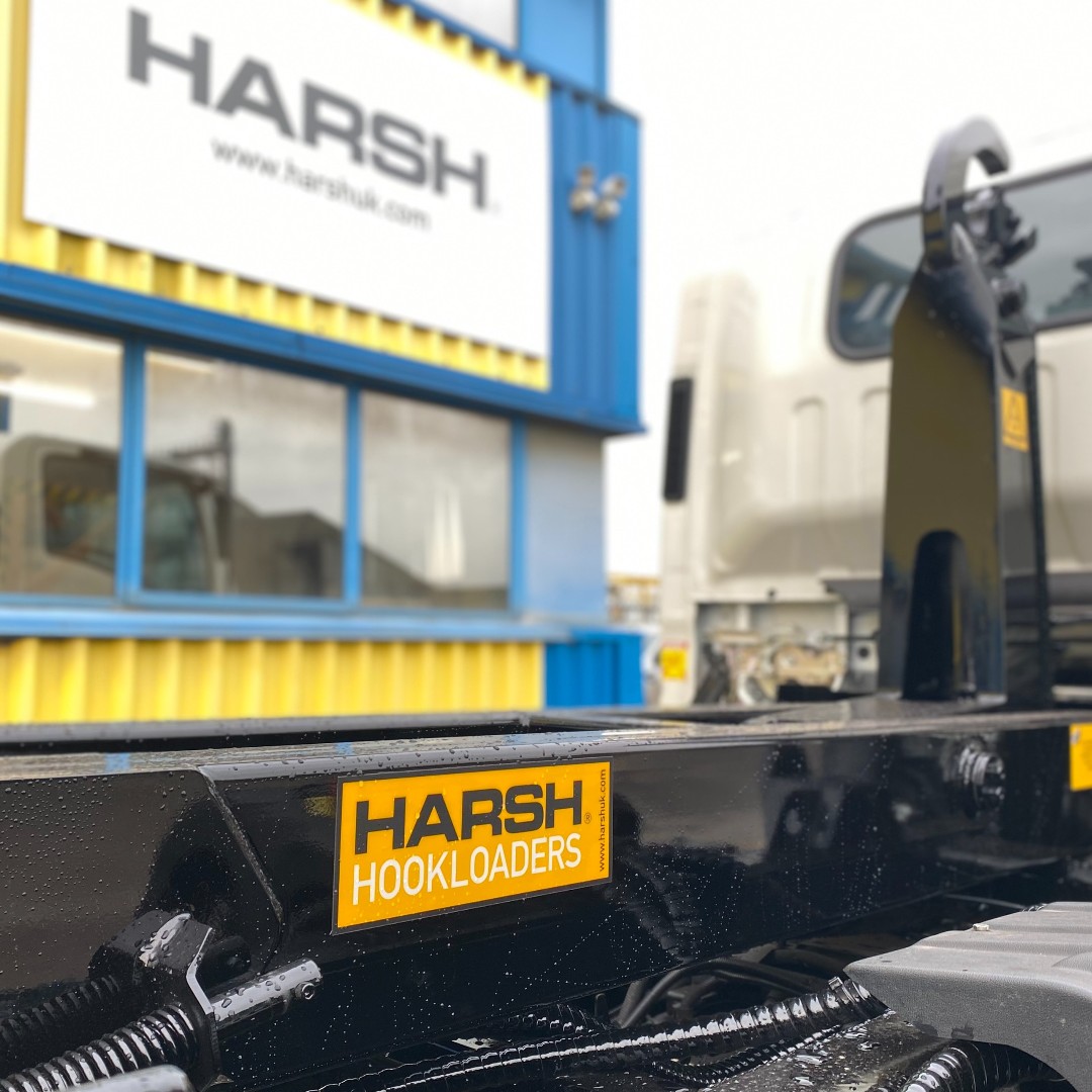 Our mid-range Hookloaders bodies offer great versatility for handling various loads. 

#Harsh #Hookloader #Truck