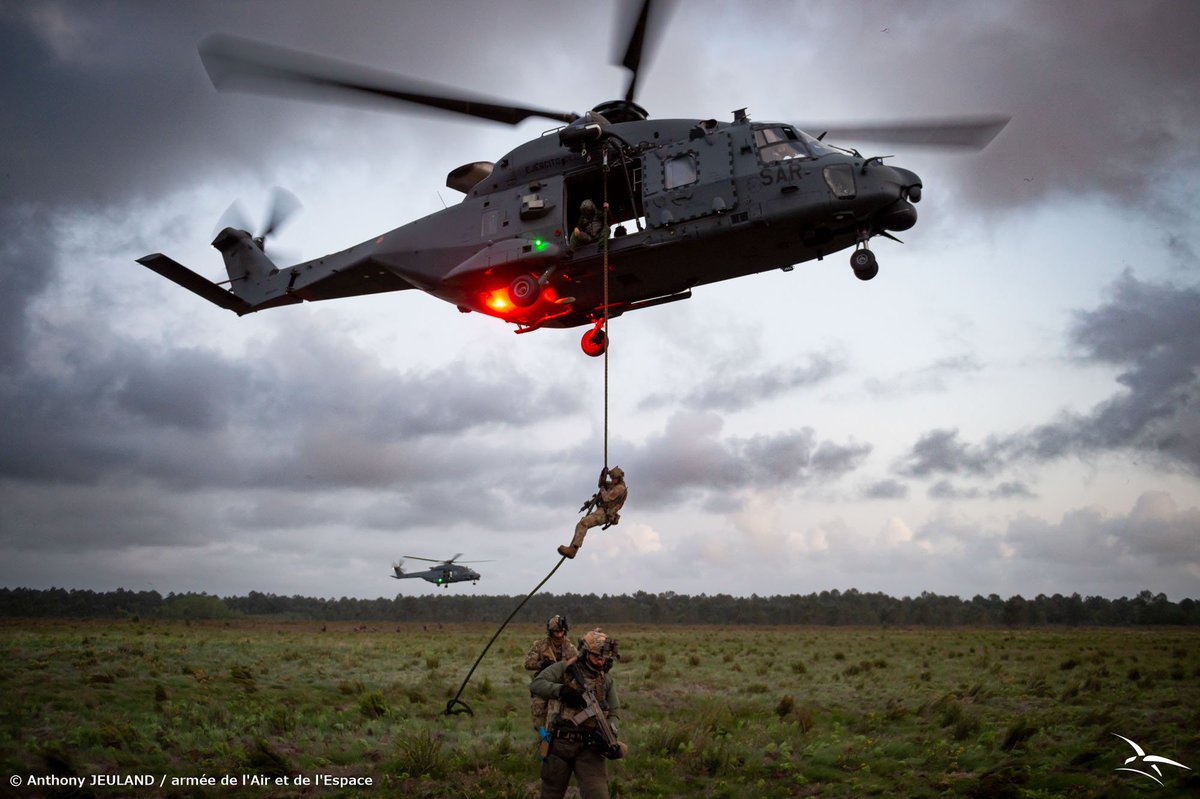 top_force's tweet photo. A leurs côtés, des détachements des forces spéciales de l’armée de Terre #CFST et de la Marine Nationale #FORFUSCO, ainsi que de l’Ejercito del aire (Espagne) et de l’United States air force. #USAF https://t.co/UTJlnUiBPd