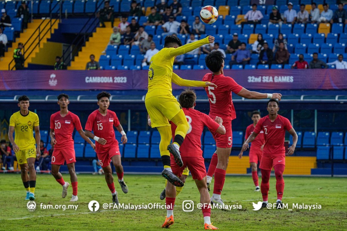 FAM_Malaysia's tweet photo. Keputusan Masa Penuh
Kumpulan B Bola Sepak Lelaki Sukan SEA 2023 | Khamis, 11 Mei 2023
SINGAPURA 🇸🇬 0-7 🇲🇾 MALAYSIA
⚽️ T. Saravanan 14’ 48’ 53’ 62’ Haqimi Azim 45’+2’ Mukhairi Ajmal 87’ Aiman Afif 90’+3’
#FAM #HarimauMalaya #Cambodia2023 https://t.co/WUv4kDD9Iz