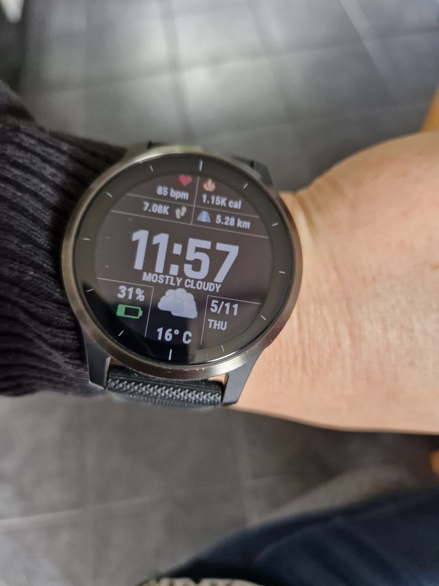 DP312532's tweet photo. @GarminUK can you please help.. 6 months old vivoactive4 watch battery is soo poor. Just one activity recorded and battery 🔋 already on 38%. Can I exchange for an upgrade???. https://t.co/z545ka2UGG