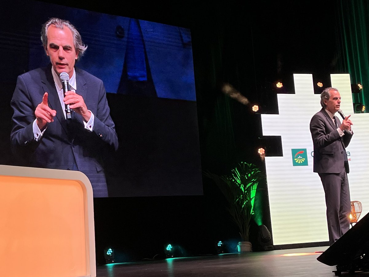 #Assurance 
Moment très intéressant de #prospective lors de l’AG 2023 de @GroupamaCM avec <a href="/PhDessertine/">Philippe Dessertine</a> et <a href="/RemiLorenzelli/">Rémi Lorenzelli</a> où les valeurs de #Groupama et le #mutualisme sont une chance pour l’avenir ! 💪🏻