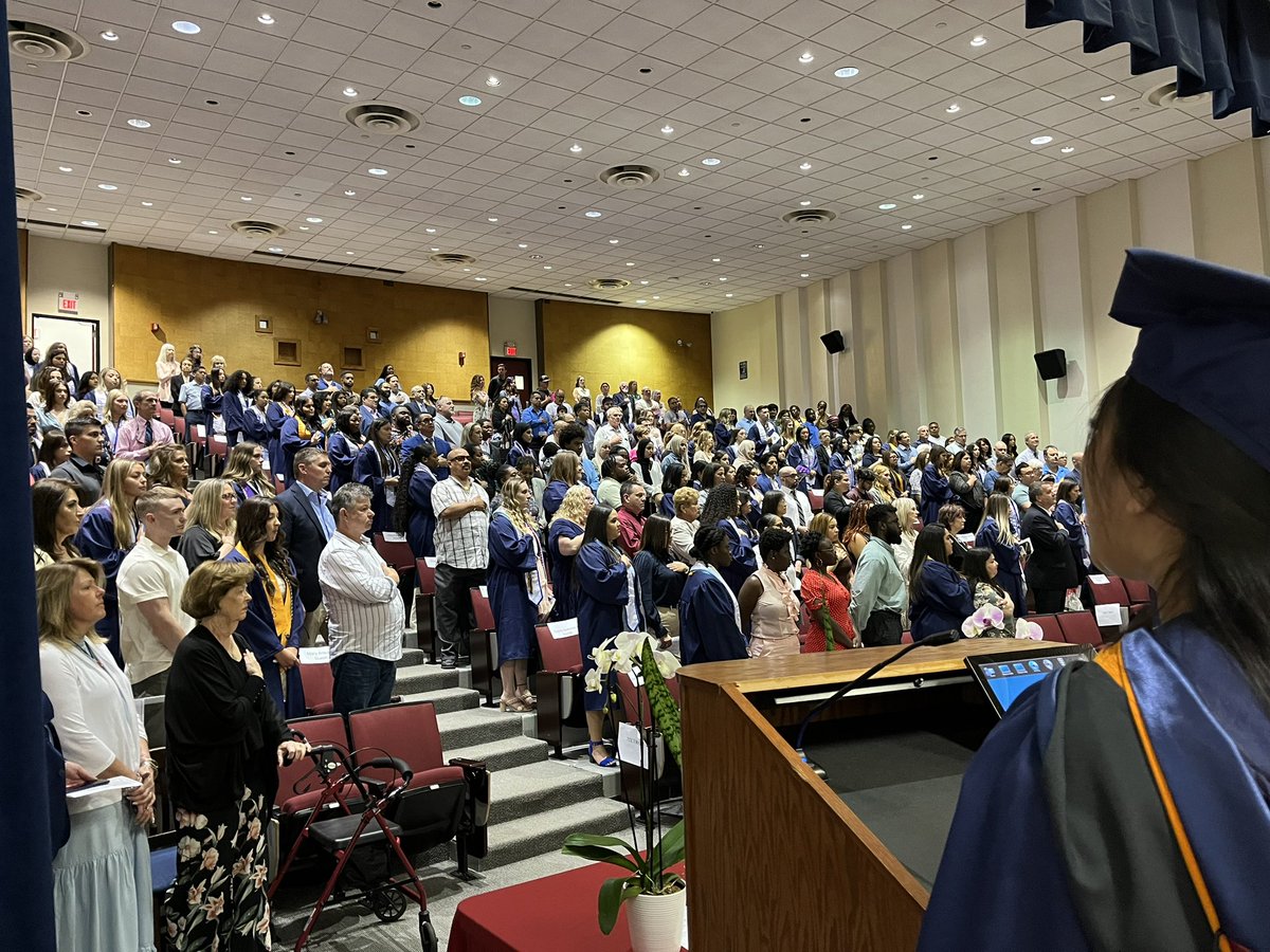 Annie J. Rohan tweet media