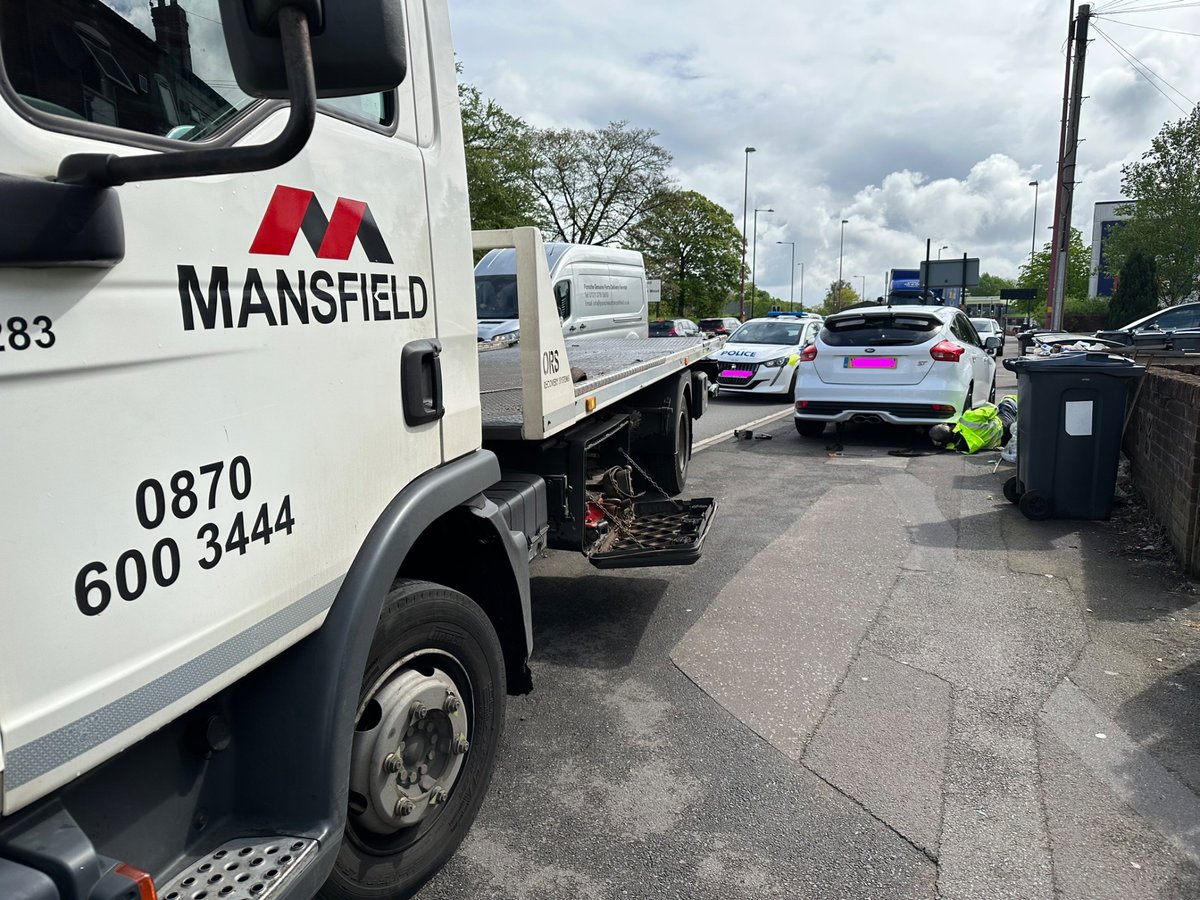 Car removed from the pavement on #HolyheadRoad in #Handsworth as driver had parked it in such a way that pedestrians with buggies or wheelchairs would have to walk into the road to get by. £190 release fee! #parkitdontplonkit <a href="/SohoRoadBID/">SohoRoad BID</a> <a href="/birmingham_live/">Birmingham Live</a> <a href="/BrumPolice/">Birmingham Police</a>