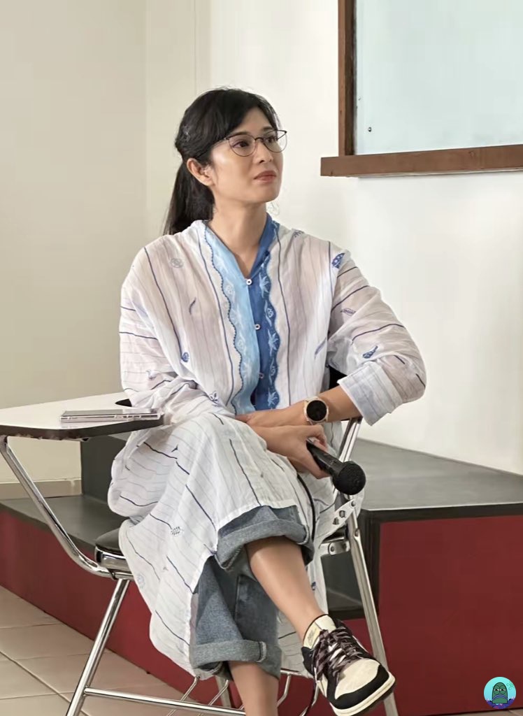 tanyakanrl's tweet photo. tanyarl dian sastro emang dosen tetap yaaa di U*? https://t.co/wBrXl1QdqA