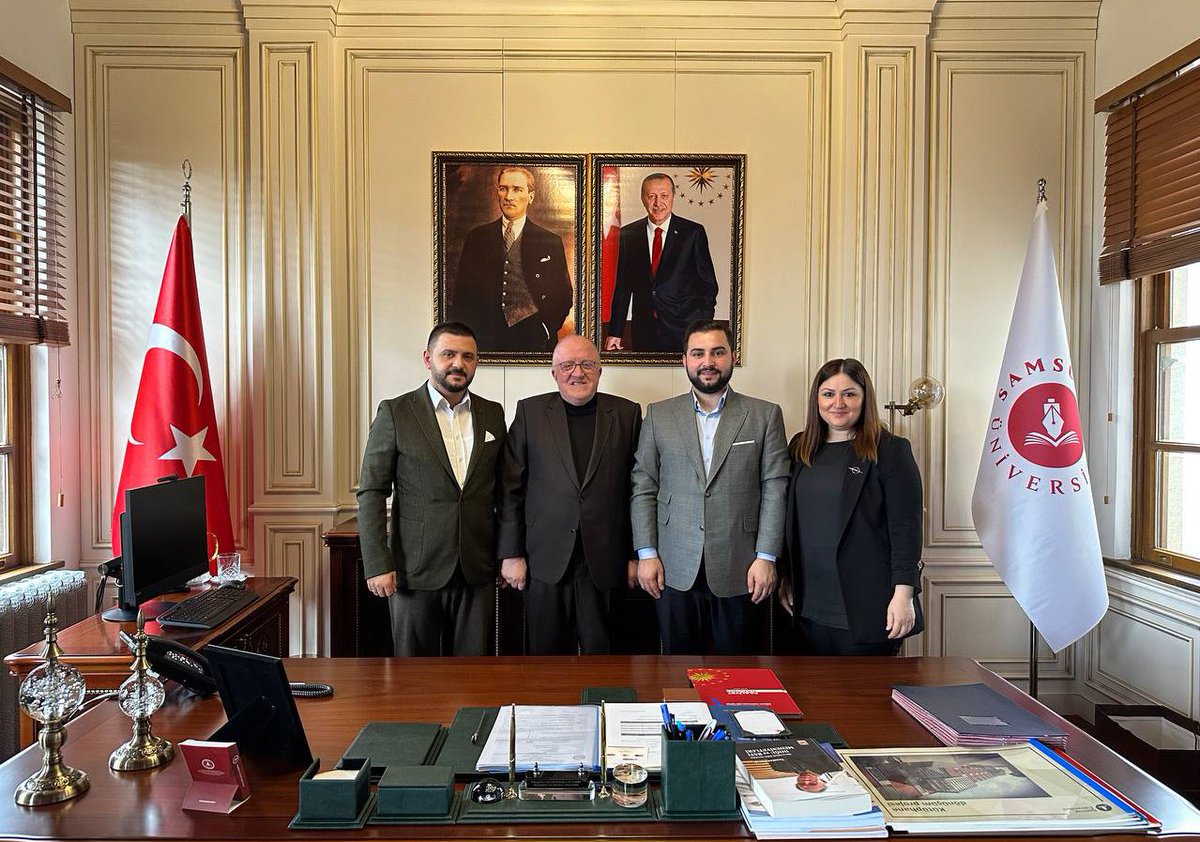 Samsun Üniversitesi Rektörü Mahmut Aydın’ı ziyaret ettik.

Nazik misafirperverliği, samimi ve hoş sohbetleri için kendilerine teşekkür ediyoruz.