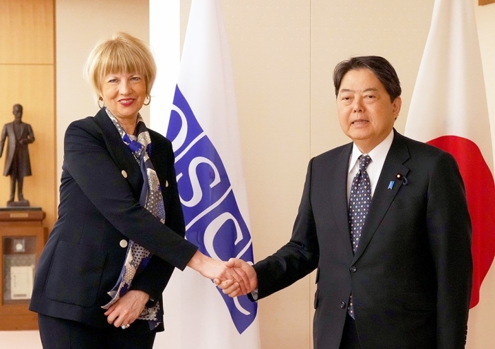 外務省 on Twitter 