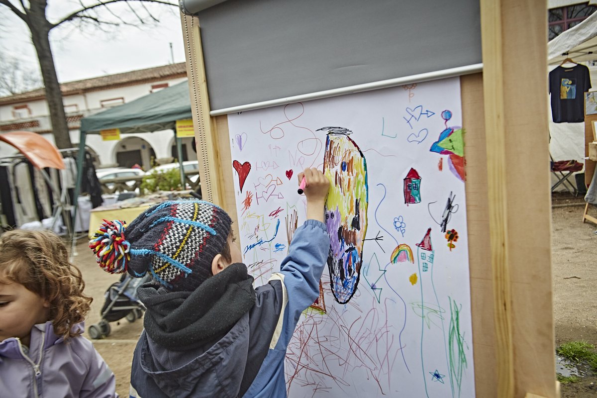 Jornada voltaica #45: ECOLOGIES i SOBIRANIES
Dedicada a la sobirania alimentària, tèxtil i constructiva.
Us portem tallers, xerrades, parades, exposicions i música per poder gaudir i debatre juntes!

🗓️ dissabte 10 de juny de 10 a 20 h
📌 plaça de l’Assumpció, Sant Narcís. Girona