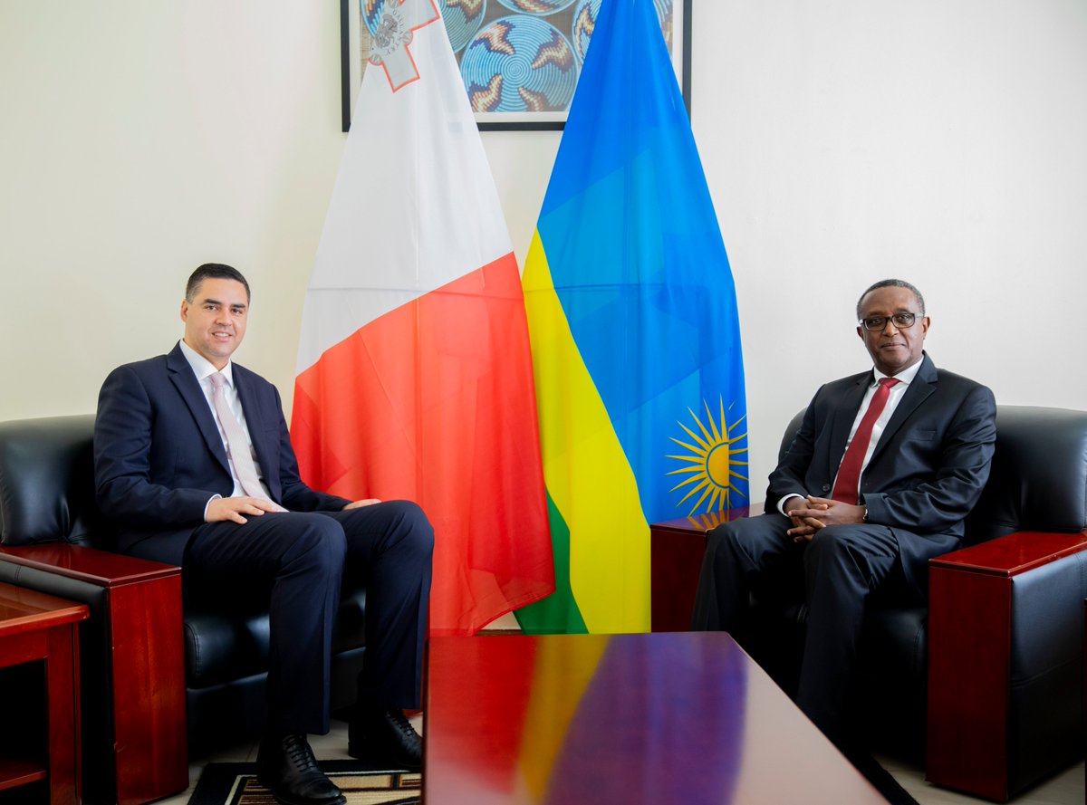 RwandaMFA's tweet photo. 🇷🇼🇲🇹
Today, Minister @Vbiruta held a bilateral meeting with his counterpart, @MinisterIanBorg, Malta’s Minister of Foreign Affairs. https://t.co/VxfpGF0cXi