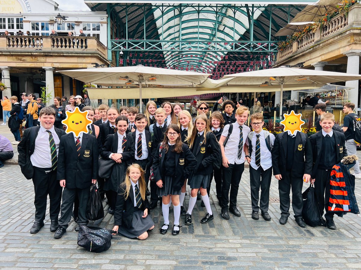 stcleresarts's tweet photo. Yesterday our Year 7s went to see The Lion King. We stopped off for lunch at Covent Garden and then had a fantastic time at the show! Well done to the Year 7s for representing the school so brilliantly. #TheLionKing @lyceum_theatre https://t.co/Ri6I3A1UaM