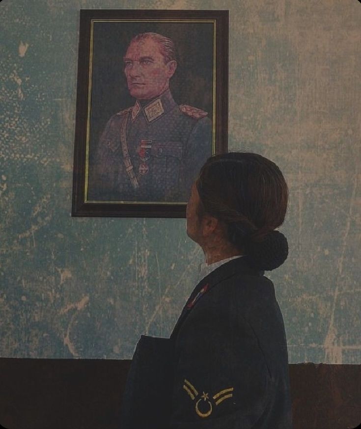 Atasının askeri, Atasının izinde.