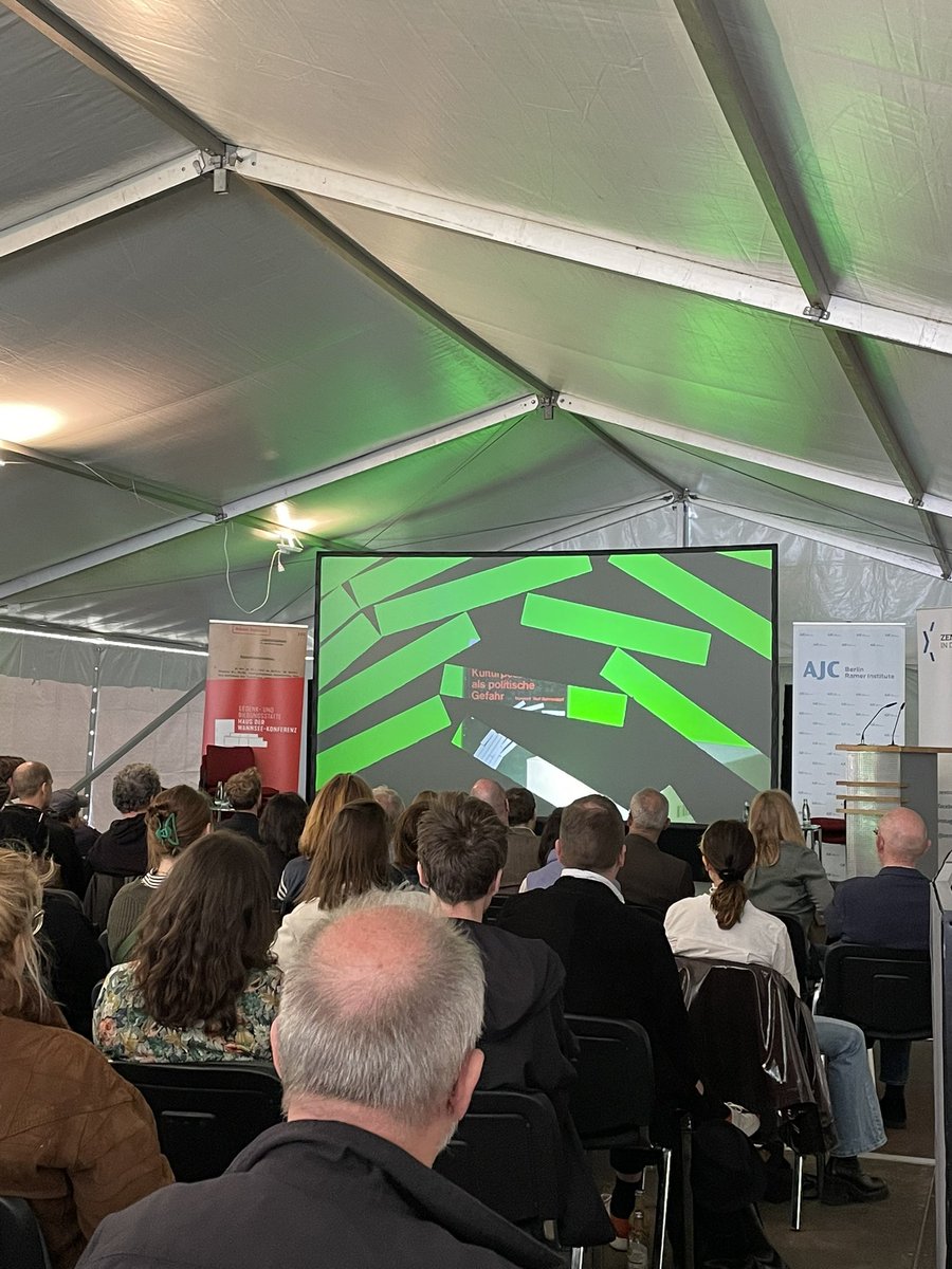 nikolas lelle (offline) (@nikolaslelle) on Twitter photo Jetzt: Das <a href="/ForumDCCA/">Forum Democratic Culture and Contemporary Art</a> spürt in einem filmischen Essay der „Kulturtechnik Antisemitismus“ nach; die documenta im Blick. #kunstfreiheit1105 Jetzt: Das <a href="/ForumDCCA/">Forum Democratic Culture and Contemporary Art</a> spürt in einem filmischen Essay der „Kulturtechnik Antisemitismus“ nach; die documenta im Blick. #kunstfreiheit1105