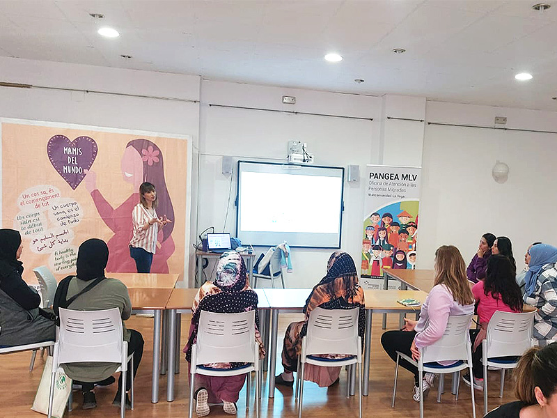 ColumbaresONG's tweet photo. El proyecto #MamisdelMundo👩🏽🍼que desarrolla @Columbares_CV imparte talleres formativos de salud en #Redován y #SanMigueldeSalinas a mujeres inmigrantes sobre salud, planificación familiar y nutrición
👉🏿 https://t.co/N4rPATOxQ5
Financia: @GVAinclusio
Colabora: @MLVlavega https://t.co/S4BX8KXESW