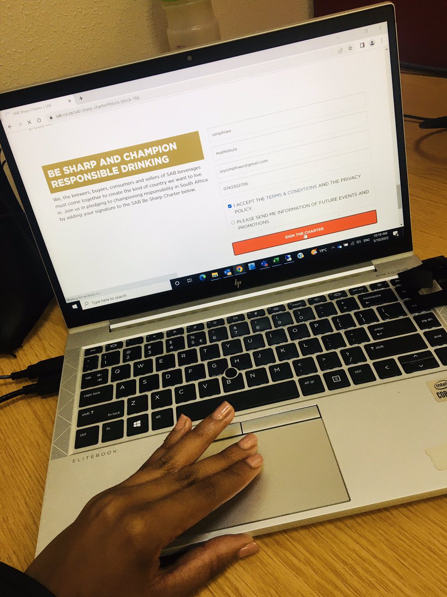 Just signed the @SABreweries charter! Please go sign using this link, bit.ly/SABSharpCharter, and do not forget to listen to the radio drama every Thursday on Ukhozi FM 😄✌🏾 #Zikhethele #SharpThursdays #Ad 😏👍