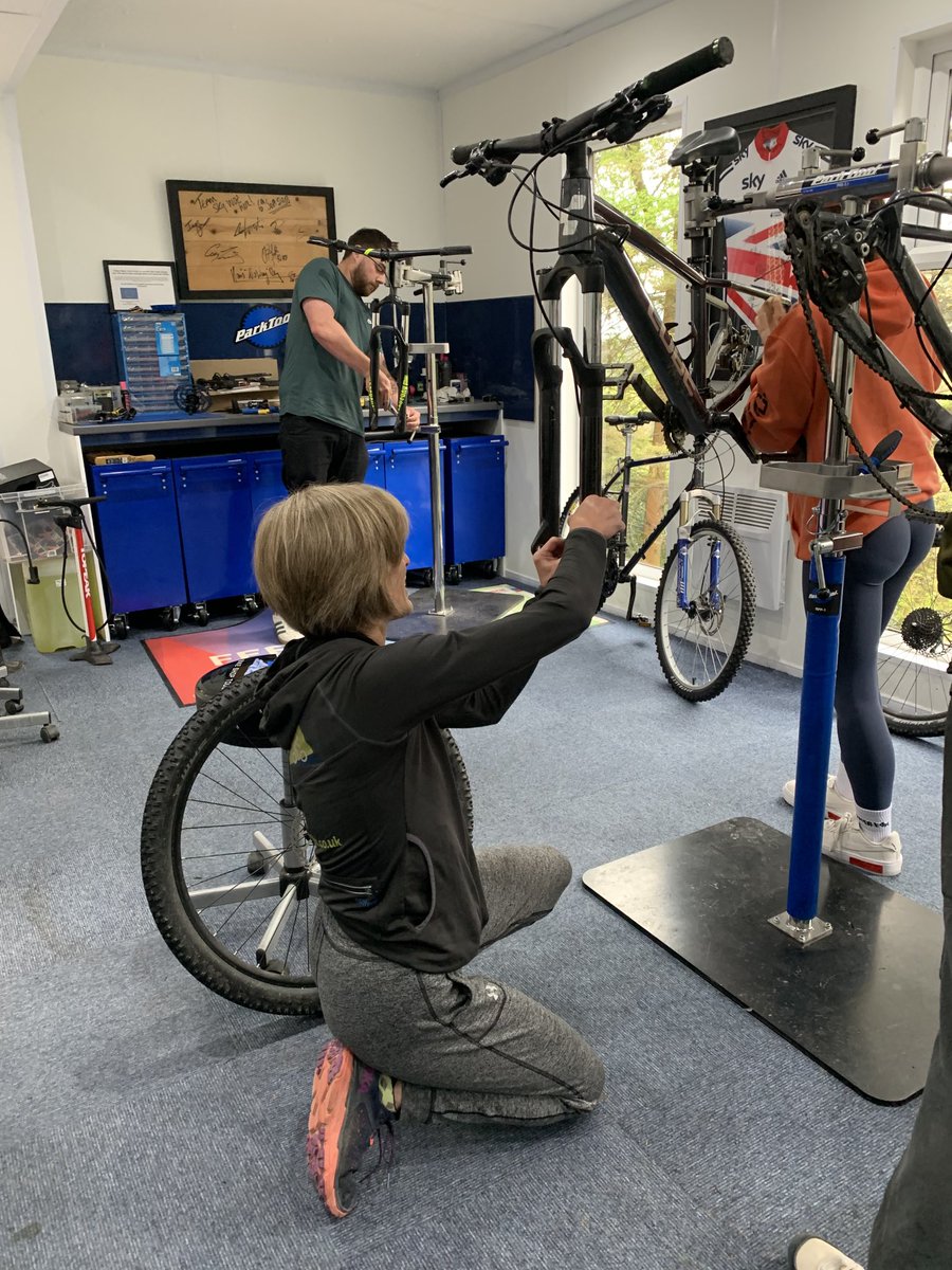 cycle_wise's tweet image. Excellent day yesterday in our tech advisor role helping the volunteer team ⁦@ActiveCumbria⁩ get trained up to deliver basic mechanical fixes for their new cycling initiatives. Delivered from our dedicated classroom ⁦@FCwhinlatter⁩.#learning #techadvice #cyclewise