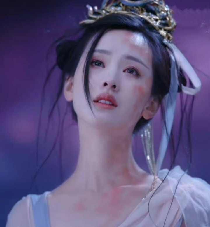 ajikdo39's tweet photo. it was interesting to see #chenduling play #yebingchang #tianhuan &amp; #monv bcuz she has such delicate beauty w/ soft features so its believable for other characters to fall for her innocent &amp; weak portrayal,
&amp; she has a youthful look for a 90s

#tilltheendofthemoon #tteotm https://t.co/lMtZ49FF6T