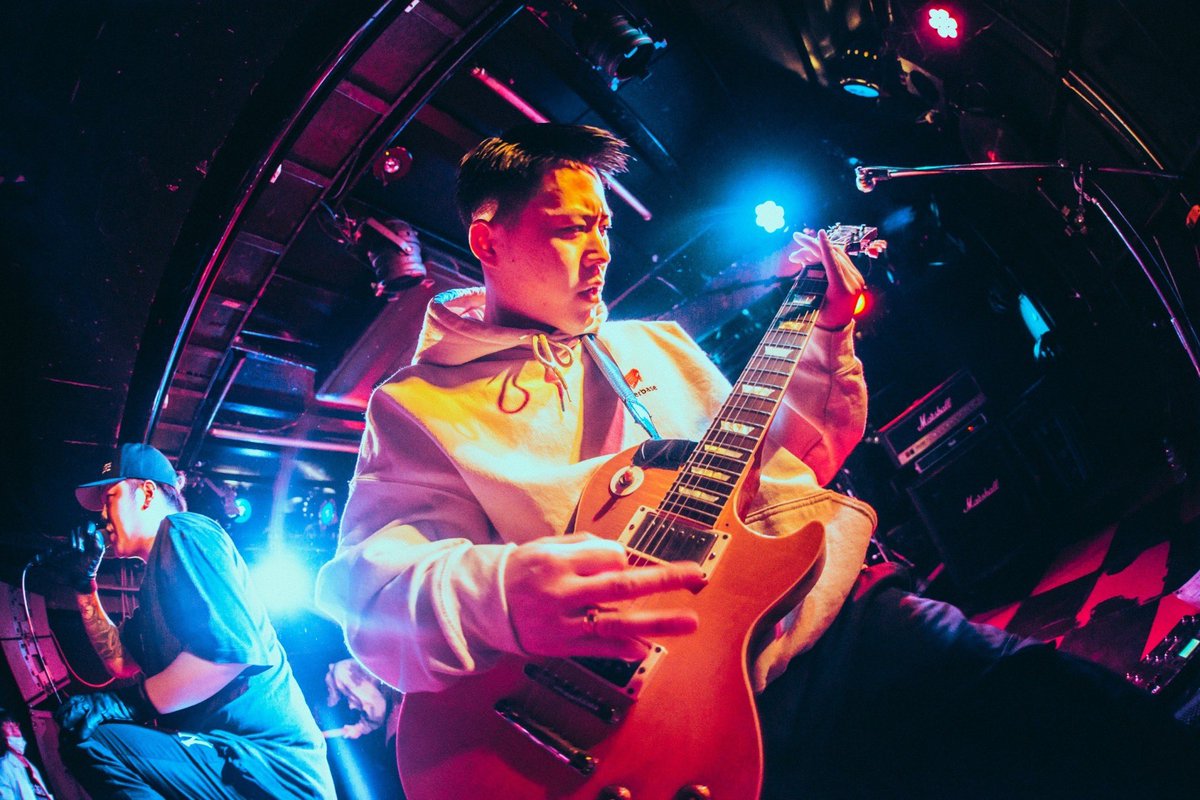 Kad_0246's tweet photo. 2023.5/10(水)
shinjuku ANTIKNOCK presents
【Talking Heads vol.8】

😈🔥

photo @YPK_works 

#FooLiGANS
#フーリガンズ https://t.co/XmIayQMeqT
