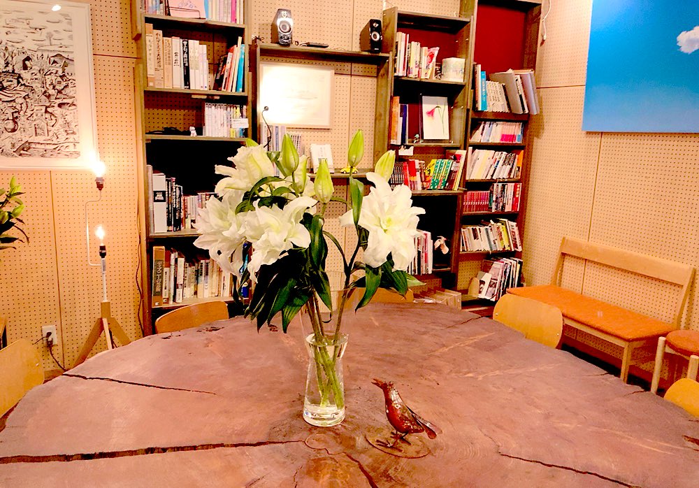 #Morc阿佐ヶ谷 で「いつかの君にもわかること」観て来ました。

余命少ないシングルファーザーが息子の新しい家族を探す話。どんなシーンも愛しく思えるようないい映画でした。

映画館もすごく雰囲気のいい素敵な所でした🥰 https://t.co/Jx0N4oleib