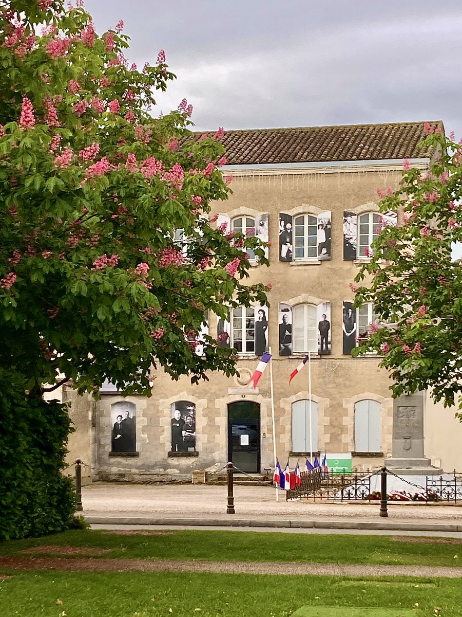 PereiraJosLouis's tweet photo. Labellisé CENTRE D’ART CONTEMPORAIN D’INTÉRÊT NATIONAL, le Centre d’Art et de #Photographie de Lectoure, dans le #Gers, organise toute l’année des résidences d’artistes, diverses expositions et un #Festival d’été très courus ! 
Nous aimons l’#art et la #culture pour tous ! 🤩🙏😉 https://t.co/i2XOgO0Xfa