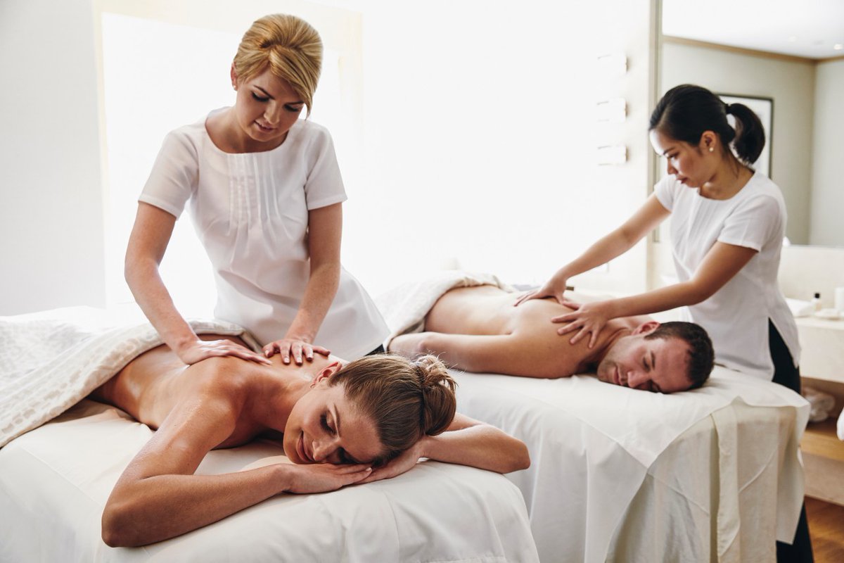 Relax and unwind together with a Total Body Wellness Massage in a double treatment room at Park Club Health &amp; Day Spa
#luxuryispersonal #LuxuryDaySpa #MindBodySoul #SelfCare #Mindfulness #RelaxandRejuvenate #Melbourne #wellnessmassage #CouplesSpaTreatment