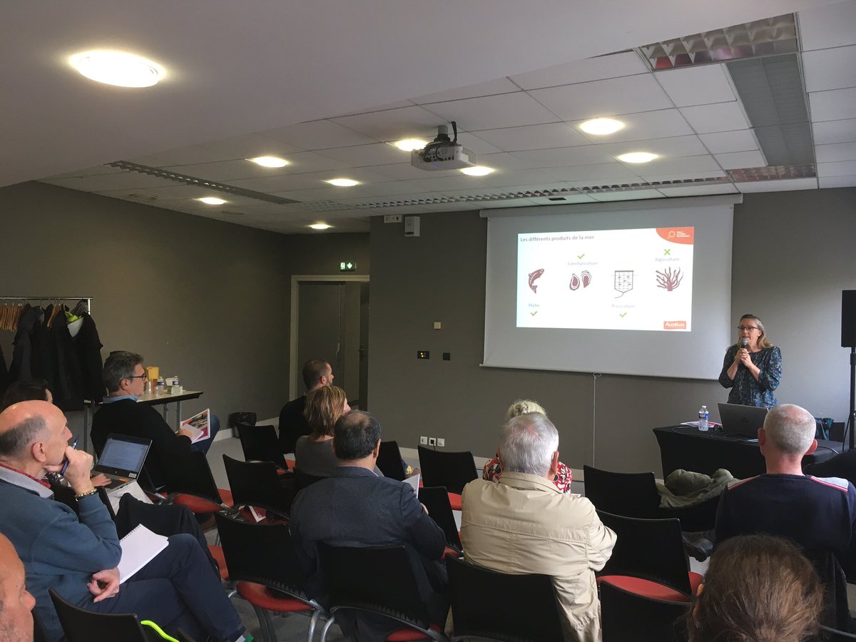 VAUCHEZc's tweet photo. @AUDELOR présente ce matin le premier cahier de la Toile Alimentaire du Pays de Lorient Quimperlé sur les produits de la mer. https://t.co/KZslorG3kF
