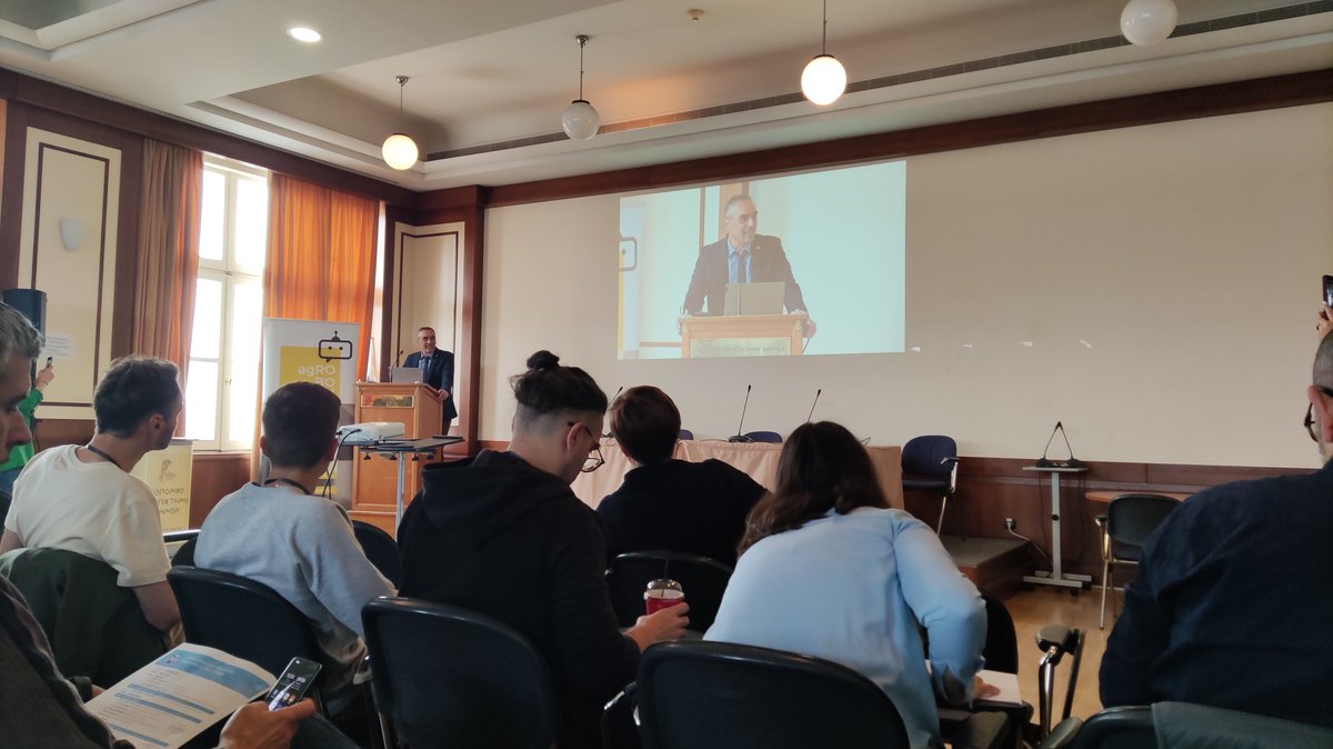 I'm attending today the final event of the <a href="/agROBOfood/">agROBOfood</a> project, representing <a href="/FlexiGroBots/">FlexiGroBots</a>. Interesting solutions in #agriculture #Robotics #artificial_intelligence