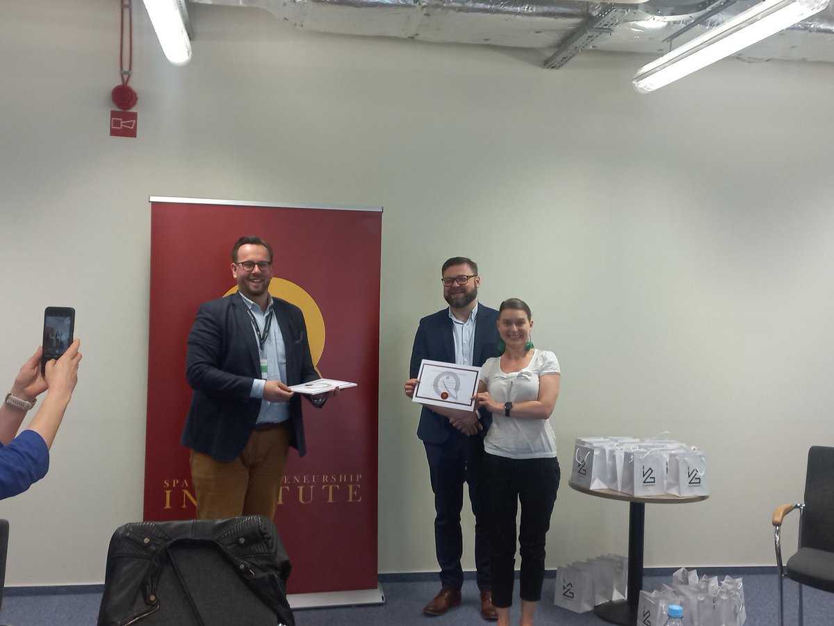 PIAP_Space's tweet image. We encourage you to read a few words summarizing the participation of Anna Nikodym-Bilska and Weronika Borowicz in the course &quot;An Introduction to Space Ecomonics&quot; 🛰️
👉tiny.pl/wz8g3
@PIAP_Space @KozminskiUni @AgencjaRozwoju 
#space #piapspace #spaceeconomics