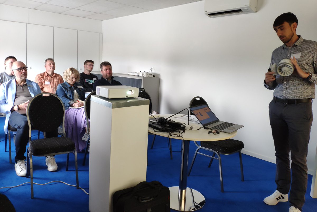 JPO de notre distributeur belge <a href="/climaconstruct/">Manuella Goyvaerts</a>, l’occasion de 𝗽𝗿𝗲́𝘀𝗲𝗻𝘁𝗲𝗿 𝗹’𝗲𝗻𝘀𝗲𝗺𝗯𝗹𝗲 𝗱𝗲 𝗻𝗼𝘁𝗿𝗲 𝗴𝗮𝗺𝗺𝗲 𝗩𝗔𝗩, 𝗹’𝗲𝗩𝗔𝗩 𝗲𝘁 𝗻𝗼𝘀 𝗴𝗮𝗶𝗻𝗲𝘀 𝘁𝗲𝘅𝘁𝗶𝗹𝗲𝘀.
🇫🇷 f2a.fr/actualite/jpo-…
🇬🇧 f2a.fr/en/actualite/c…
#F2A #eVAV #HVAC #GénieClimatique