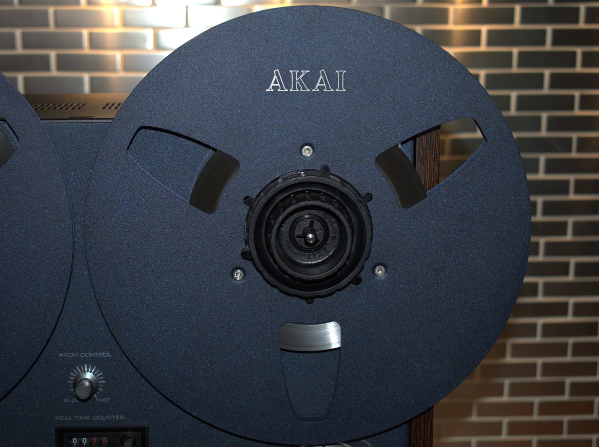 vodouch2000's tweet photo. #Akai GX-635D (1979-83) custom darkblue finish by Alter Ego Appearance.
#reeltoreel #vintageaudio #retrohifi #audiotape #reeltape #analog https://t.co/OiMKCirETB