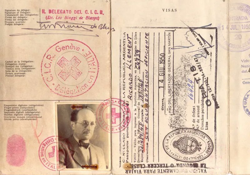 JCT History (@jcthistory) on Twitter photo On this day in 1960, Israeli agents capture Adolf Eichmann in Buenos Aires, Argentina.
🔗 Learn more about his capture buff.ly/40qfW1S and his trial buff.ly/3l4I2j9 <a href="/yadvashem/">Yad Vashem</a>
LO 3.10 The Holocaust On this day in 1960, Israeli agents capture Adolf Eichmann in Buenos Aires, Argentina.
🔗 Learn more about his capture buff.ly/40qfW1S and his trial buff.ly/3l4I2j9 <a href="/yadvashem/">Yad Vashem</a>
LO 3.10 The Holocaust