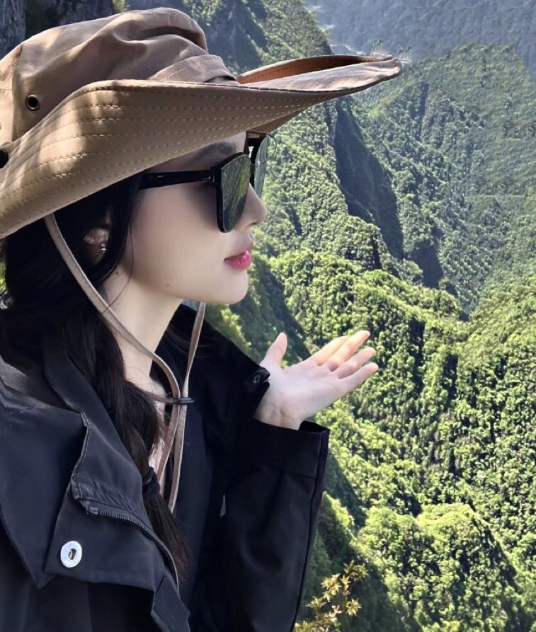 theamthyrith's tweet photo. 日向山は南アルプスに背を向けて、斜めに富士山に向かって、🗻素敵な展望山頂です👍
#日向山
#百名山
#山に登る https://t.co/q5YlWW07jR