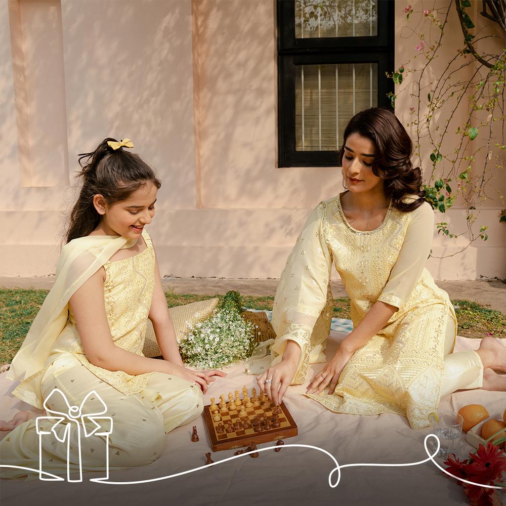 ONE day is never enough to celebrate your mother. But we’ll do our best to help you make her day. Coordinated outfits for all your #MothersDay sounds like a lovely idea!

Find this outfit on our website to win a GV of Rs. 5K

SKU Hint: 22AUD10376-602732

#YouAreMySunshine