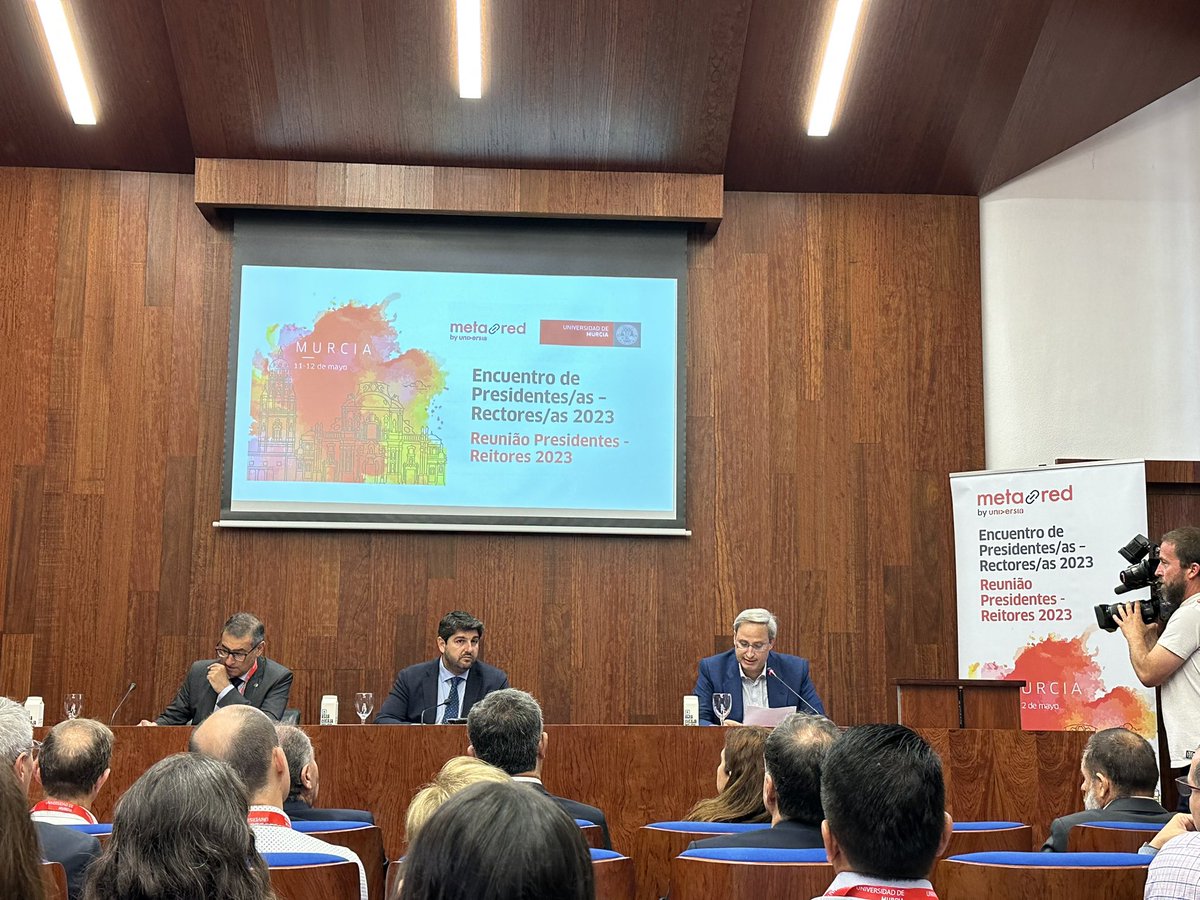 cparedesverduga's tweet image. A punto de iniciar el Encuentro de Presidentes de Rectores/as #Metared en la @UMU en #Murcia auspiciado por @Universia ; representando a @espol y @CEDIAec #Ecuador 💛💙❤️