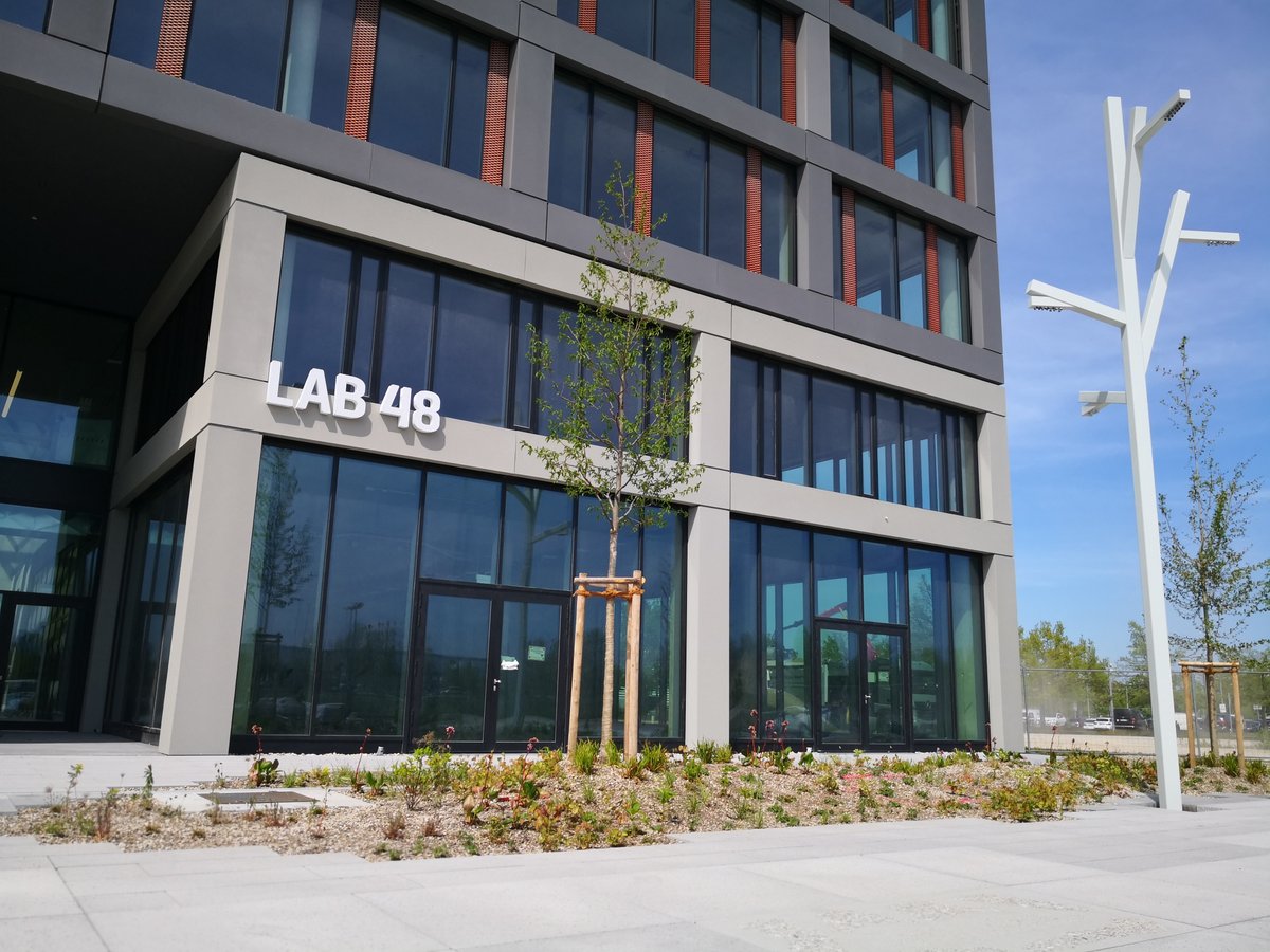 LabCampus tweet media