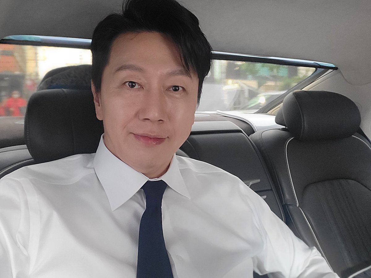 김수로 tweet media