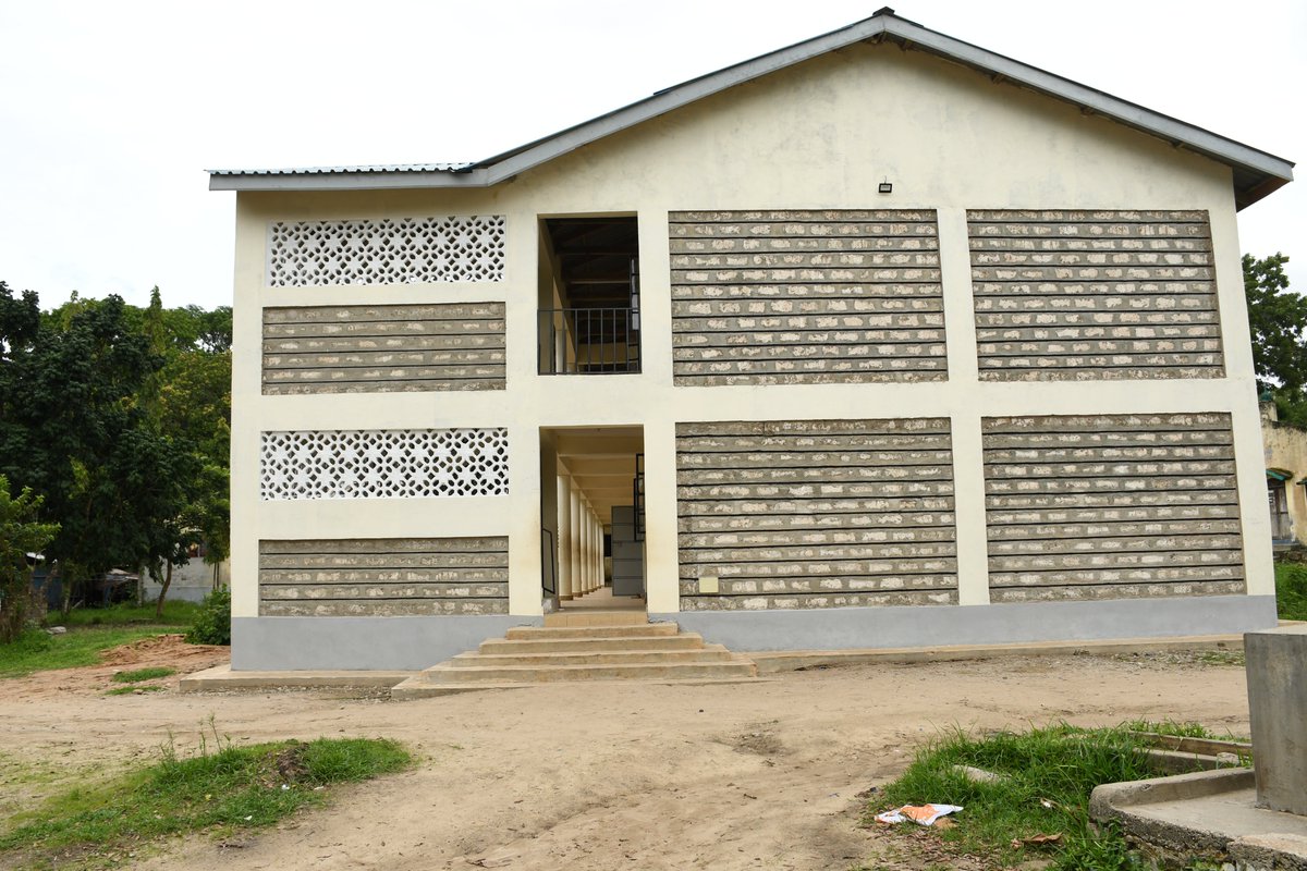 CdaBase's tweet photo. #Mining4development; Construction of six classrooms at Ramisi Secondary School by Msambweni CDA Committee from proceeds of mining from Base Titanium. 
Status...Complete and ready for students to learn in a more spacious &amp; modern facility. #Servingourcommunity #Projects #Msambweni https://t.co/w4vdFjirlm