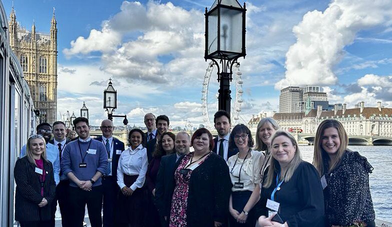 Isabel Hunt tweet media