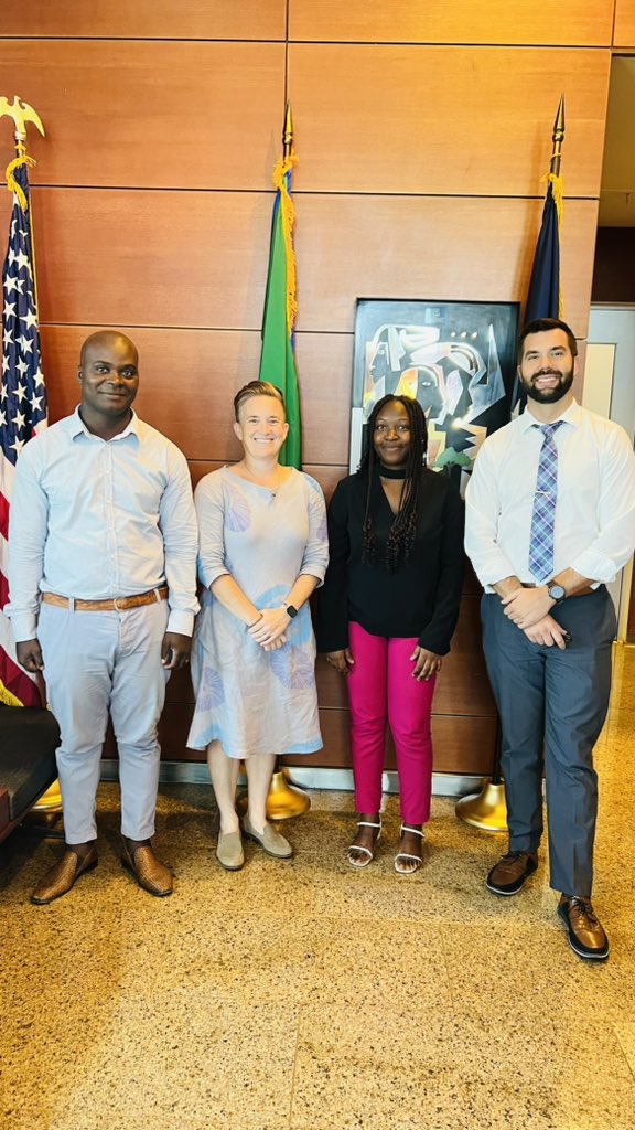 La Embajada se reunión con la empresa de turismo Eurekeando para conocer el alcance de sus servicios, y su proyección a medio y largo plazo.

La Empresa de Turismo también ha presentado a la Embajada un proyecto sobre introducir el idioma inglés al personal del sector turístico,