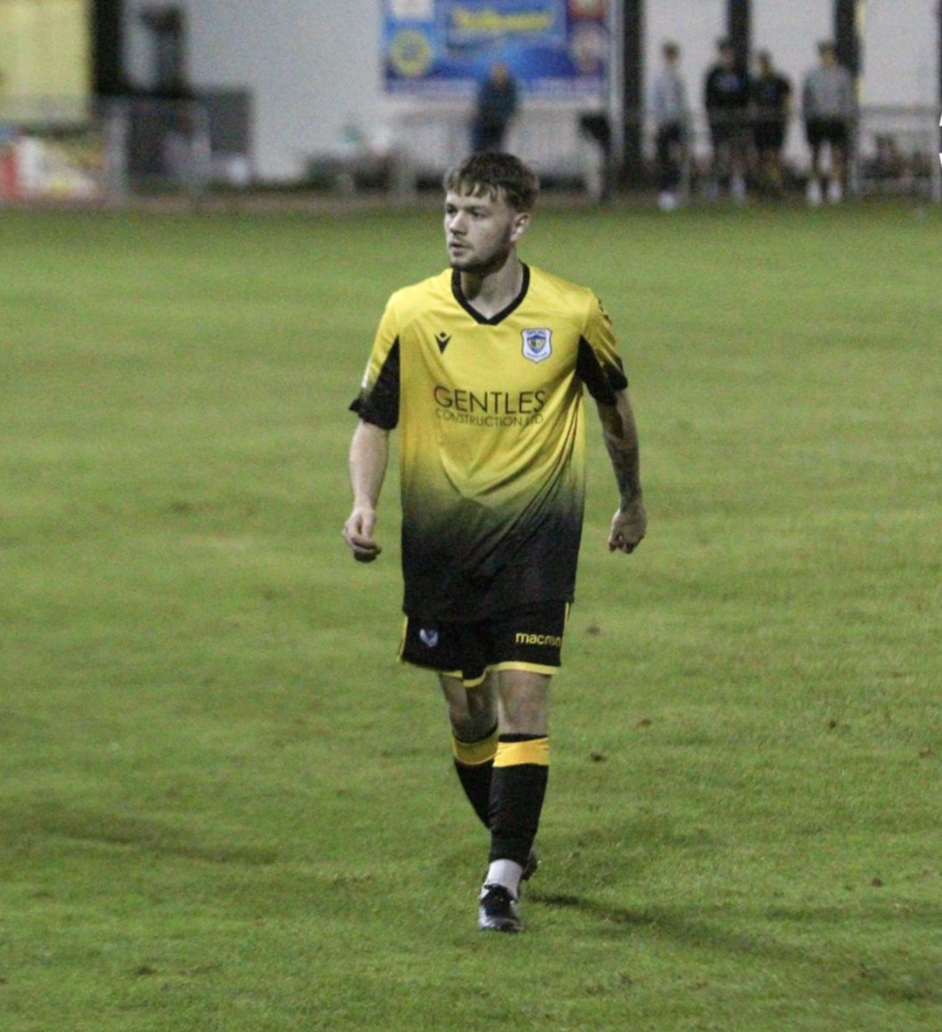 NickHain23's tweet photo. A huge congratulations to @LJD125678 &amp; Cian on your promotion with the Libs 🎉🎉🎉

Brilliant to see you making your mark in the senior game 👏

Enjoy the success lads 🍾🍾🍾🍾 https://t.co/vbAxdOQNGR