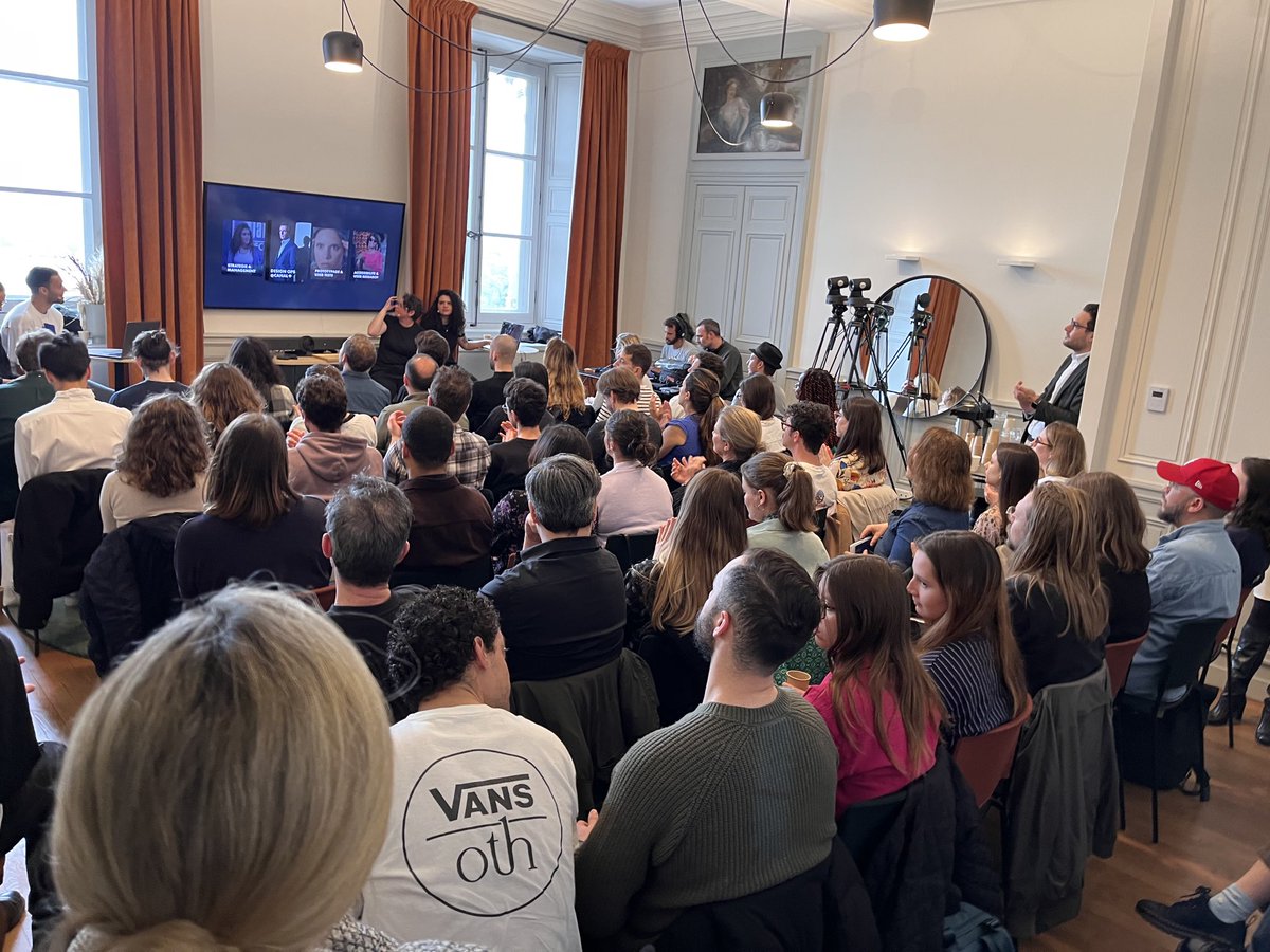 AdrienMkg's tweet photo. Petit spoiler live. @figma a le plaisir de recevoir ce matin le team #design CANAL+ pour témoigner de leur approche du Scale avec l’humain au centre. #designops #research #usertest. L’événement sera proposé en ligne courant juillet. 👏 https://t.co/bGn0CuzrgB