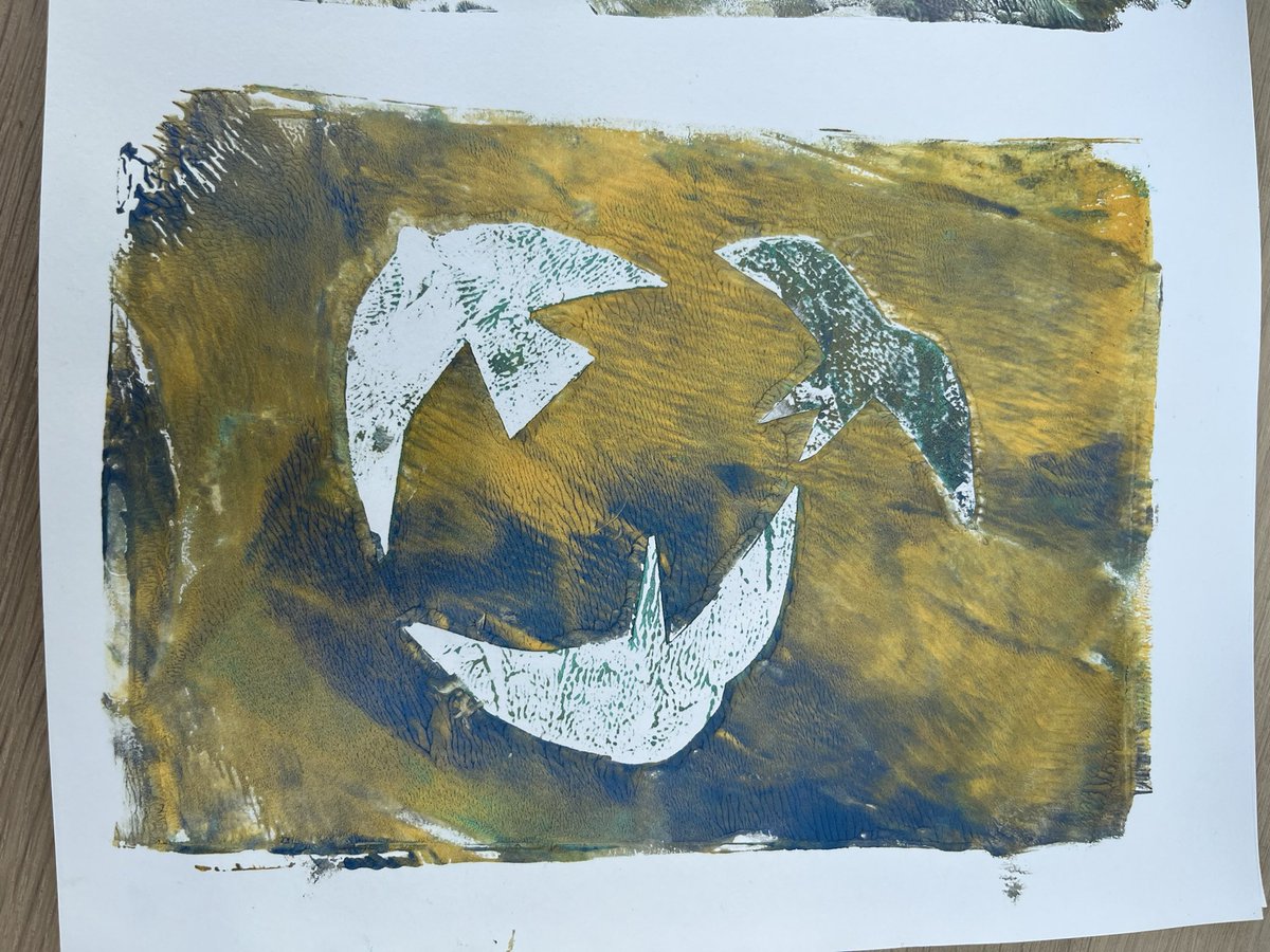 jomcphail's tweet photo. Reasons to be cheerful #backinlondon , meeting new people and trying new creative things, thanks to @DougShawArt and @SunCarshalton https://t.co/zu45VhQLhm