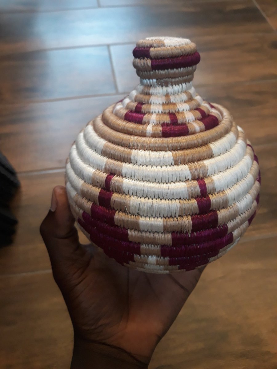 Artstoreug's tweet photo. @Artstoreug grab yr #handmadecoin basket π
At 20k . Watspp(0756767756) me for delivery free #Artstoreug https://t.co/rd59Es23xq