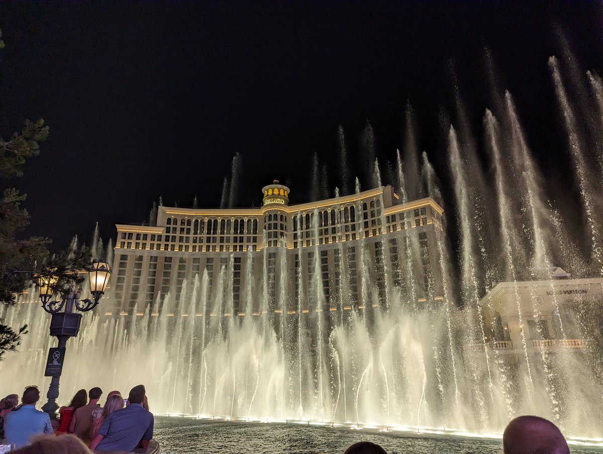 TylerGreen504's tweet photo. #Vegas 🎲🎰 https://t.co/WCEsHcCB7v