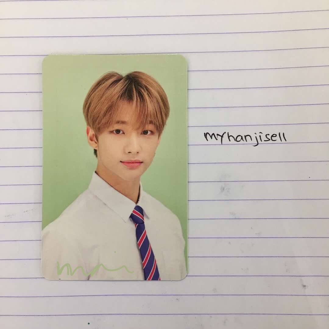 myhanjisell's tweet photo. WTS/LFB HYUNJIN  LUCKY BOX green pc 
offer by dm (take highest price lagi bu 😭)
*damage bagian pipi 
dom jakarta 
ship ww ✅
bisa shopee/paypal/wise ✅
❌sensitive buyers

tag #pasarskz #스트레이키즈양도 #ตลาดนัดstraykids #ตลาดนัดเด็กหลง 현진 양도 포카 스트레이키즈 rare haje skz https://t.co/AkHGzi1gqd