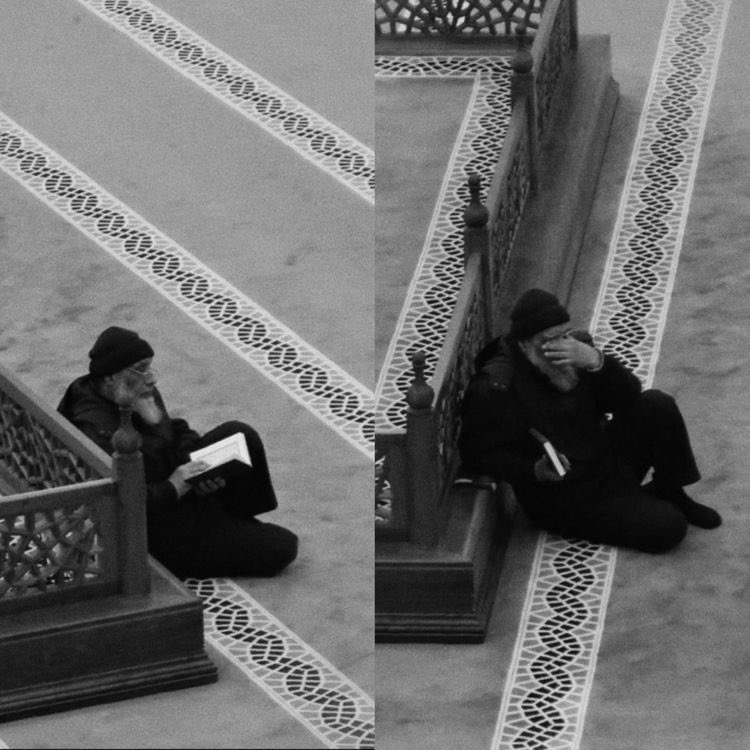 elqumh's tweet photo. "ولَا أُبالي ولو ضَاقَت بِمَا رَحُبَت
  وَلِي برَحبِكَ مِحرَابٌ، ومُعتَكَفُ."🤍 https://t.co/4dRJOpxGKI