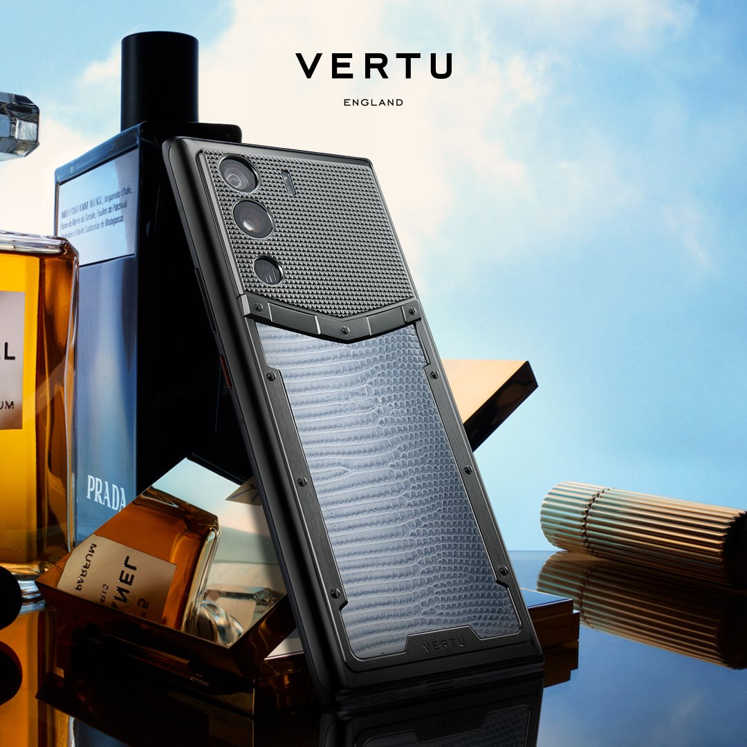 Vertu_Ivan's tweet image. True #luxury comes from the pursuit of details. #METAVERTU Gradient Neptune Blue Lizard Leather combines rare materials with top performance. Ceramic Clous de Paris, is the best solution to luxury and technology. #VERTU #craftsmanshipFind